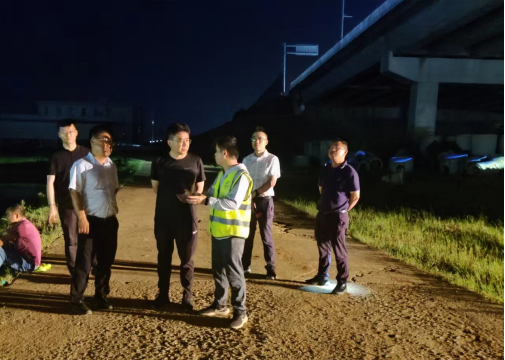 抗洪搶險報導-迎“汛”而上，奔赴前線 -320.png