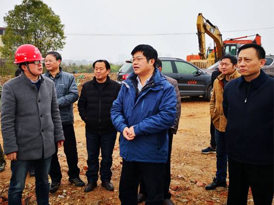 說明: E:\共享文件夾\禾河大道路堤結(jié)合改造工程施工2標段\項目進度圖片\領(lǐng)導(dǎo)檢查\2019.2.25水利廳廖瑞釗防汛檢查\未標題-1.jpg