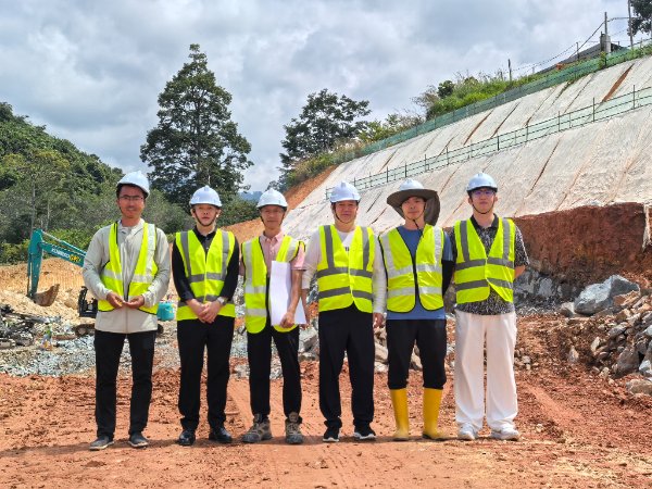 集團(tuán)董事長王元旦、總裁王俊華赴馬來西亞霹靂州24.5MW水電站項(xiàng)目 視察指導(dǎo)